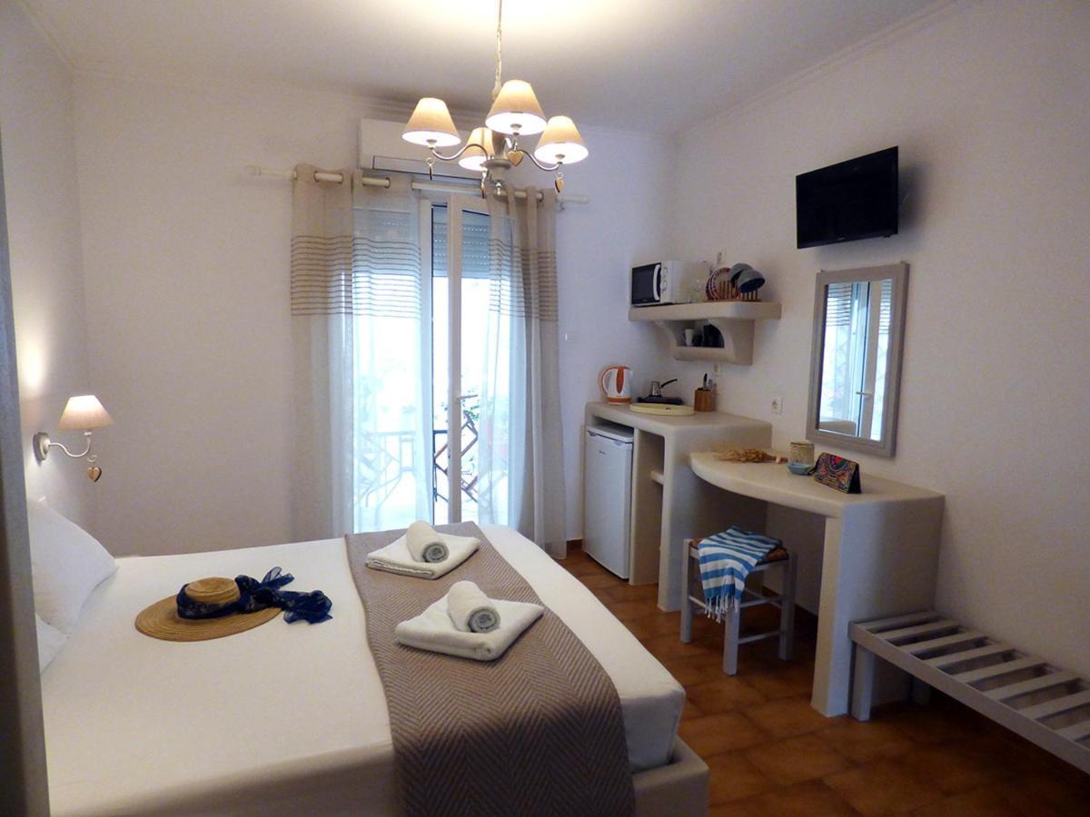 Tasoula Guest House Adamantas  Exterior photo
