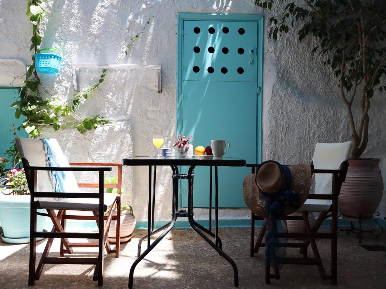 Tasoula Guest House Adamantas  Exterior photo
